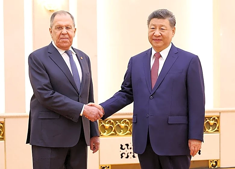 Xi assures Russia of China's friendship as ties grow with other nations