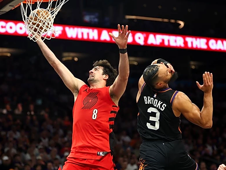 Deni Avdija's late heroics lift Blazers past Suns, into playoffs