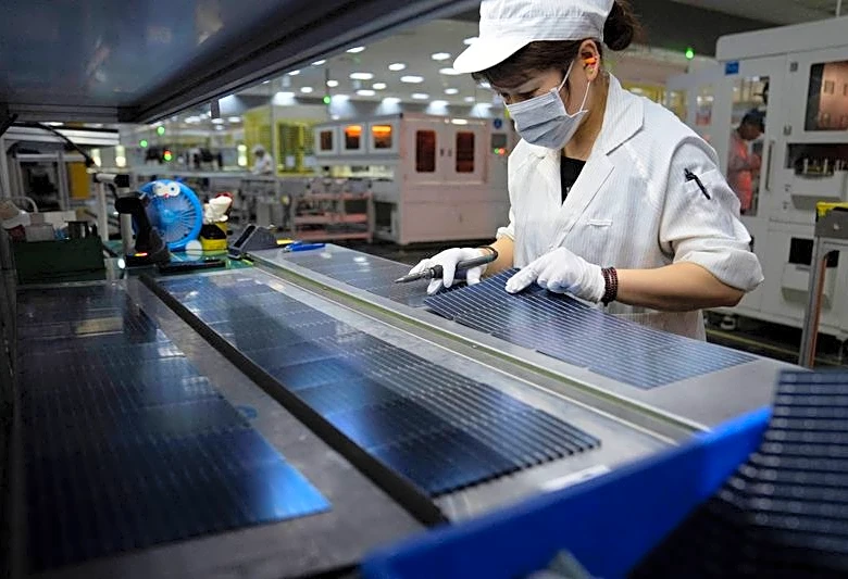 Exclusive-China weighs curbs on exports of solar manufacturing equipment to US