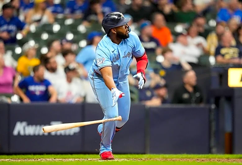 MLB roundup: Three-run 10th completes Jays' comeback win over Brewers