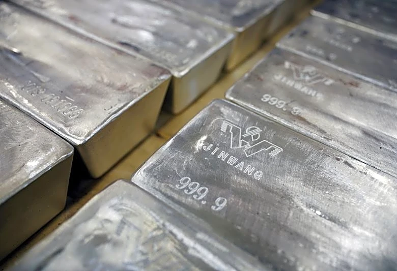 Silver faces sixth year of deficit with stock drawdown raising squeeze risks, research shows