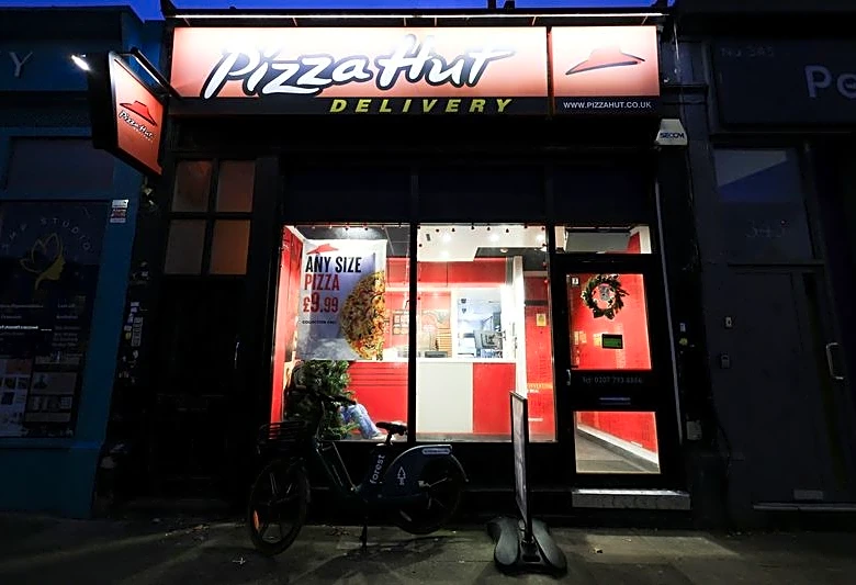 Analysis-Pizza chains Papa John's and Pizza Hut edge closer to finding new owners, sources say