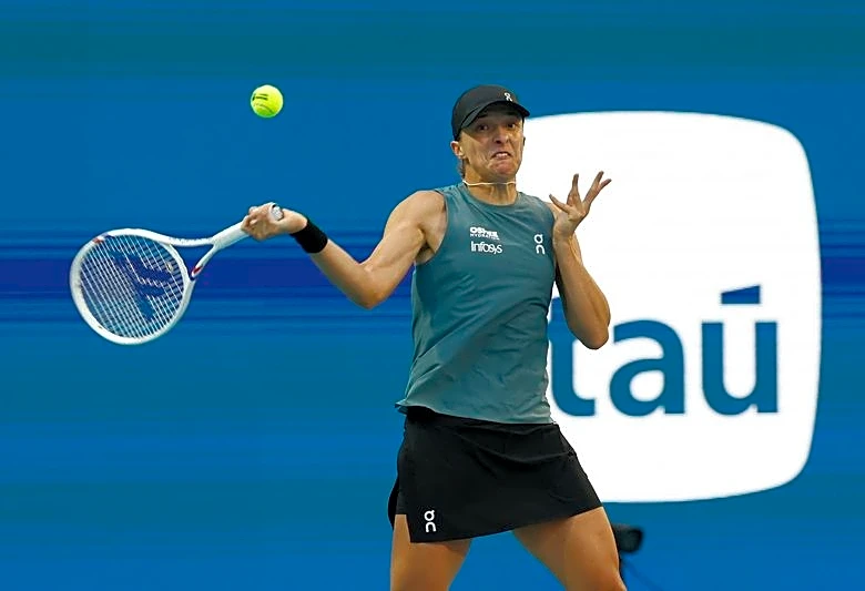 WTA roundup: Two-time Stuttgart champ Iga Swiatek into quarterfinals