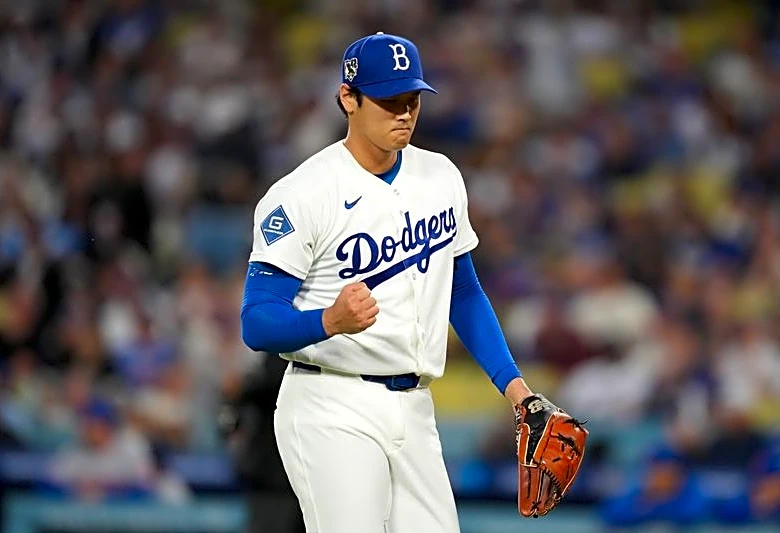 Shohei Ohtani fans 10 as Dodgers complete sweep of Mets