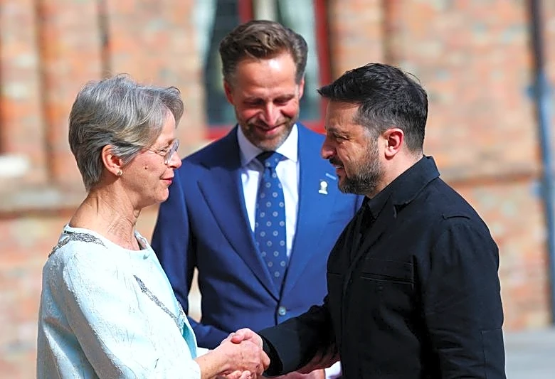 President Zelenskiy honoured in Netherlands for Ukraine's fight for freedom