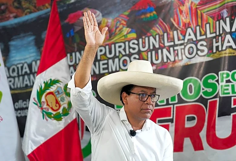 Peruvian markets stumble as Castillo-backed leftist gains ground