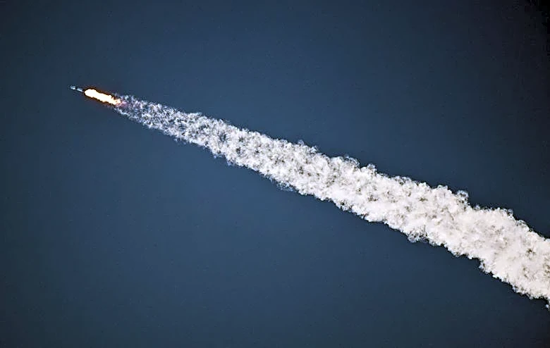 Starlink user growth accelerates as SpaceX eyes public market debut, report says