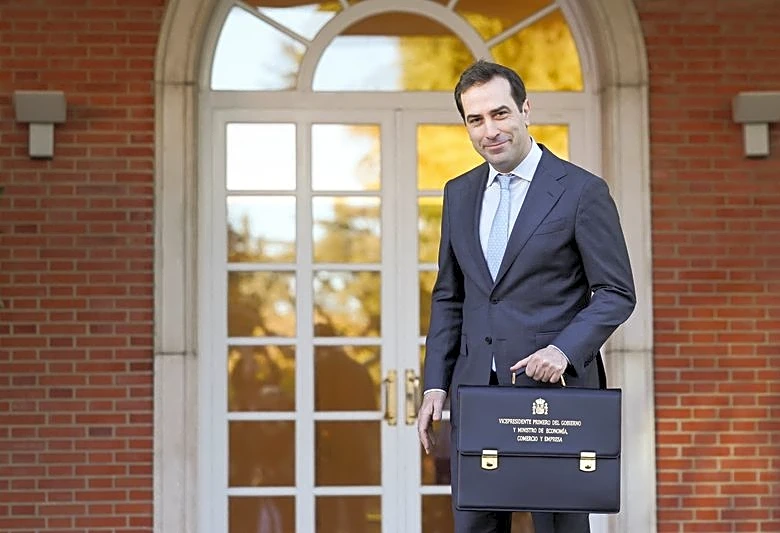 Spain calls for joint EU debt issuance to cut costs