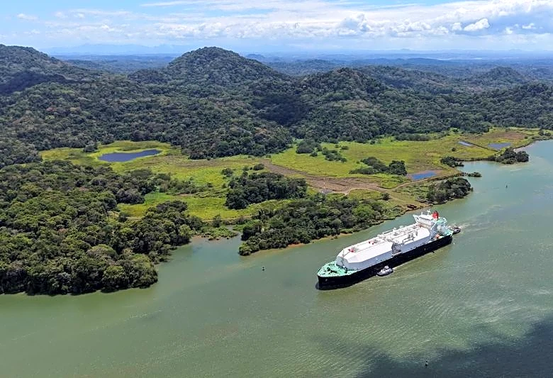 Panama Canal downplays report of $4 million 'line-jumping' auction payment amid higher traffic