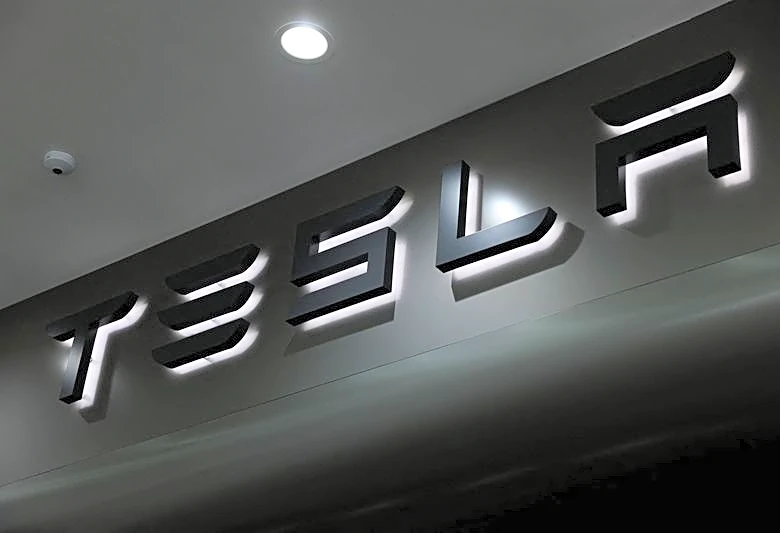 Tesla seeks Taiwan chip engineers for Terafab project