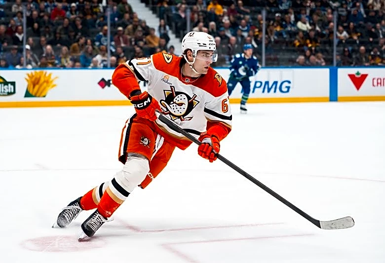 NHL roundup: Oilers clobber Canucks, claim 2nd in Pacific