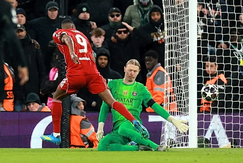 Soccer-Liverpool boss Slot hopes Isak's return can mitigate Ekitike loss