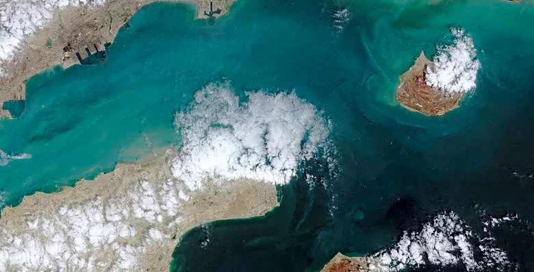 Some tankers cross Strait of Hormuz before shots fired, ship-tracking data shows