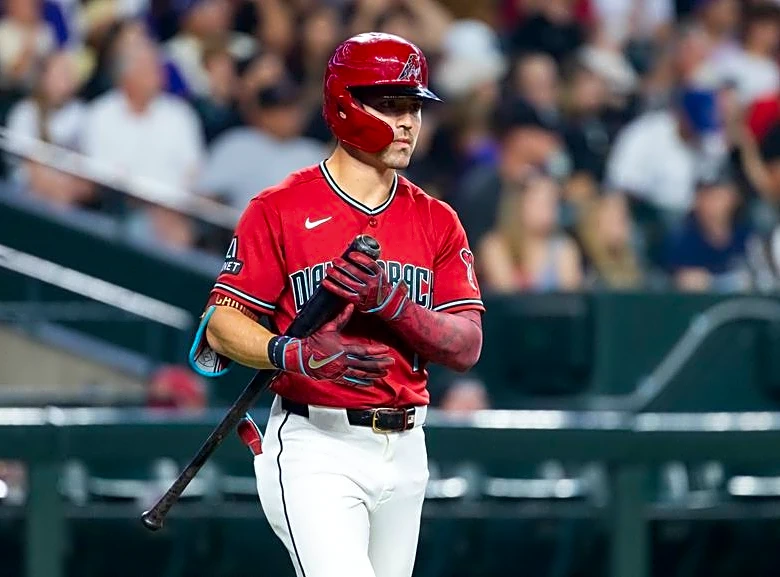 Diamondbacks OF Corbin Carroll (back) avoids scare after early exit