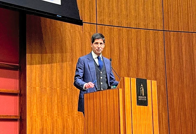 Senate Democrats press Fed chair pick Warsh on plan to divest holdings