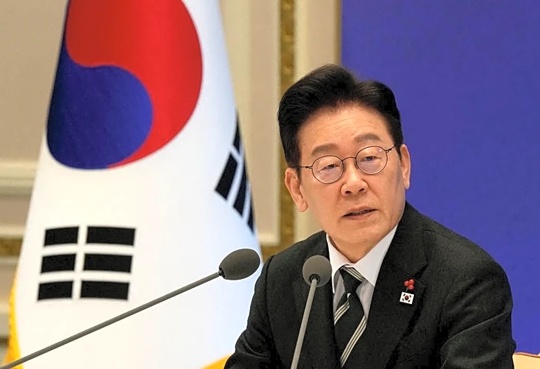 South Korea's Lee says claim that minister leaked classified intel is 'absurd'