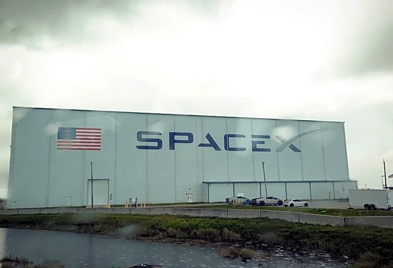 Exclusive-SpaceX tries to woo Wall Street with three-day analyst meeting this week, sources say