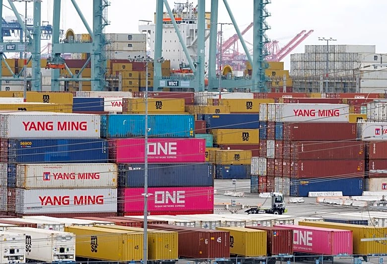 Analysis-With tariffs stalled, Trump's China policy drifts