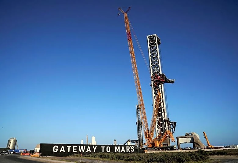 Exclusive-Musk and insiders to retain voting control of SpaceX after IPO, filing shows