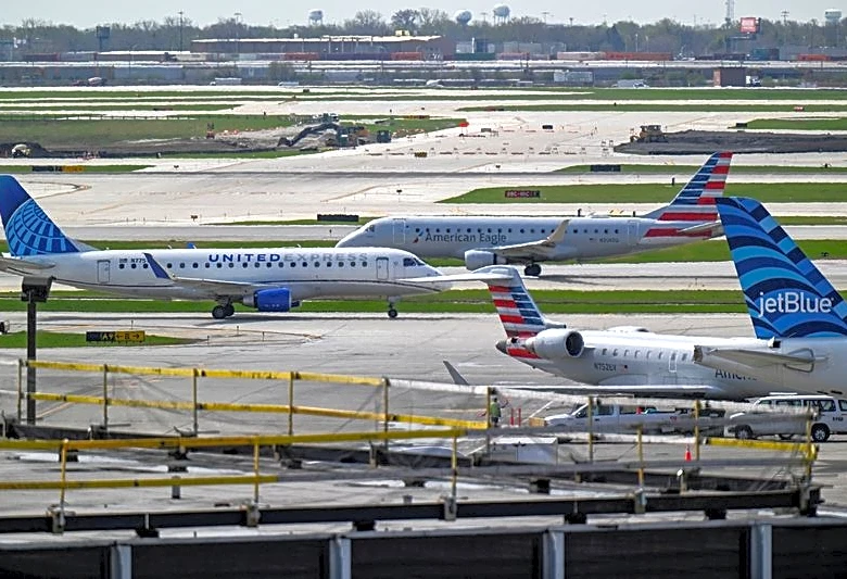 Trump says he does not like a potential United and American Airlines merger