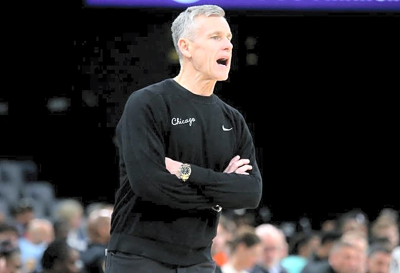 NBA-Bulls head coach Donovan steps down after six seasons