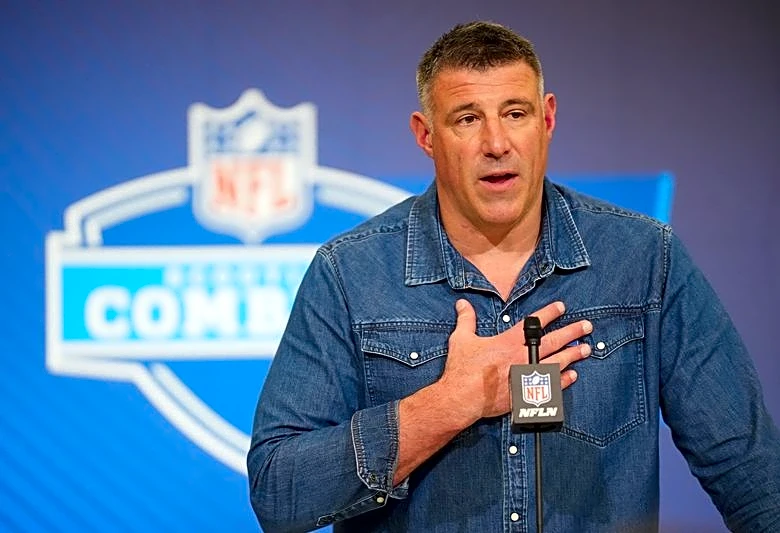 Patriots coach Mike Vrabel chides own decisions in addressing Russini fallout