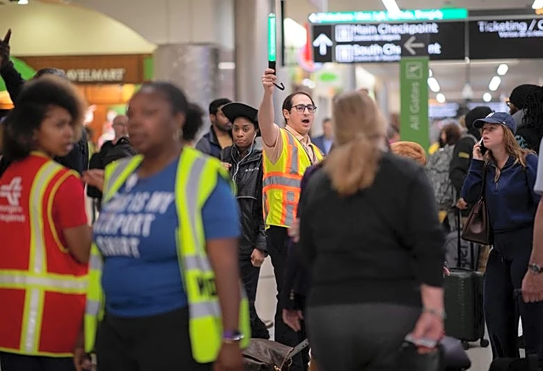 US warns it will run out of money to pay airport security workers in coming weeks