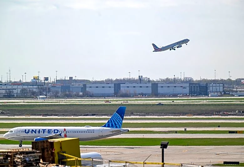 United Airlines sees weak Q2, full-year profit as fuel shock squeezes margins