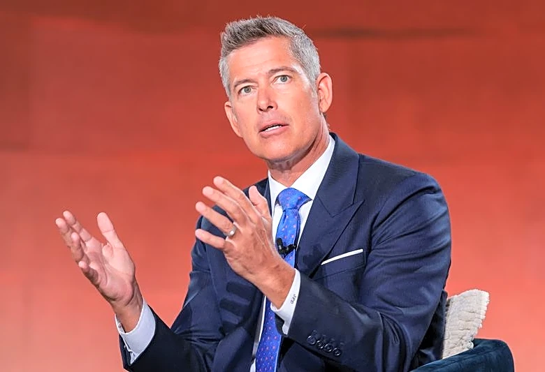 US transportation secretary seeks $10 billion for air traffic control overhaul