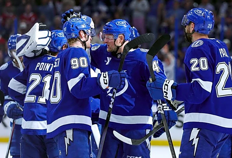 NHL roundup: Lightning rally, beat Canadiens in OT to even series