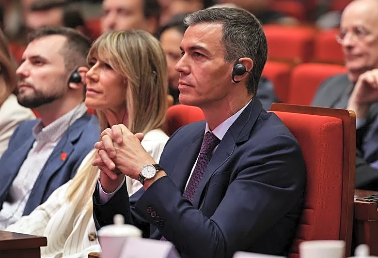 Spanish prosecutor asks judge to close corruption probe into PM Sanchez's wife