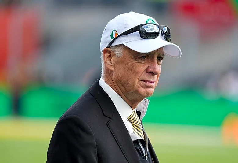 Steelers owner has Ravens' fan seating moved at Pittsburgh draft