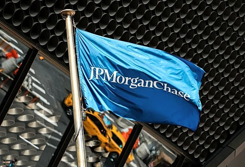 JPMorgan hires two top technology bankers from Bank of America, memo says