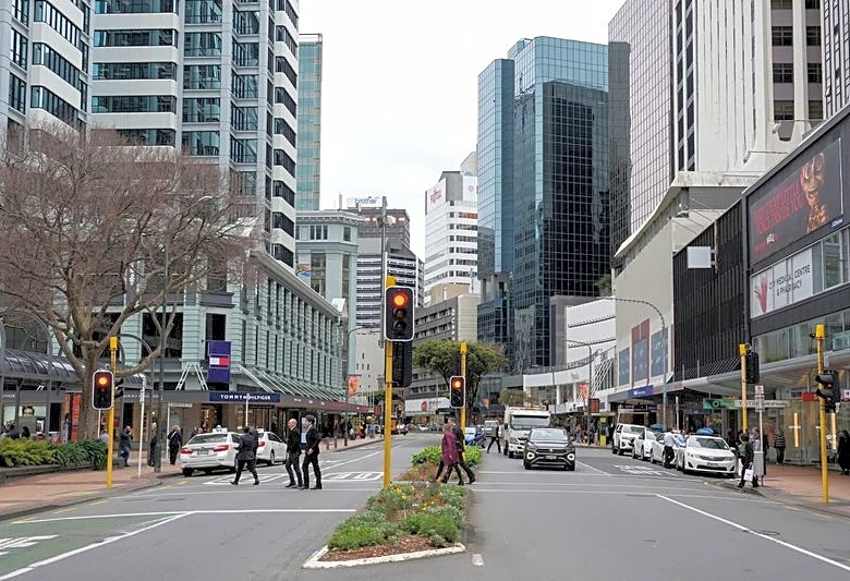 New Zealand says oil shock delays economy's recovery but does not derail it