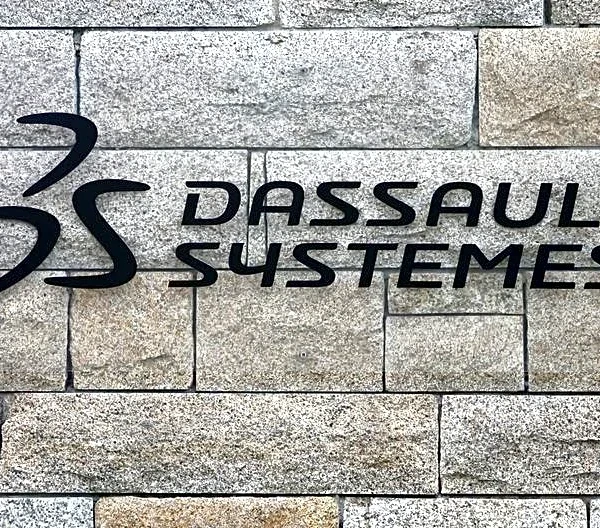 Dassault Systemes reports first-quarter revenue in line with estimates