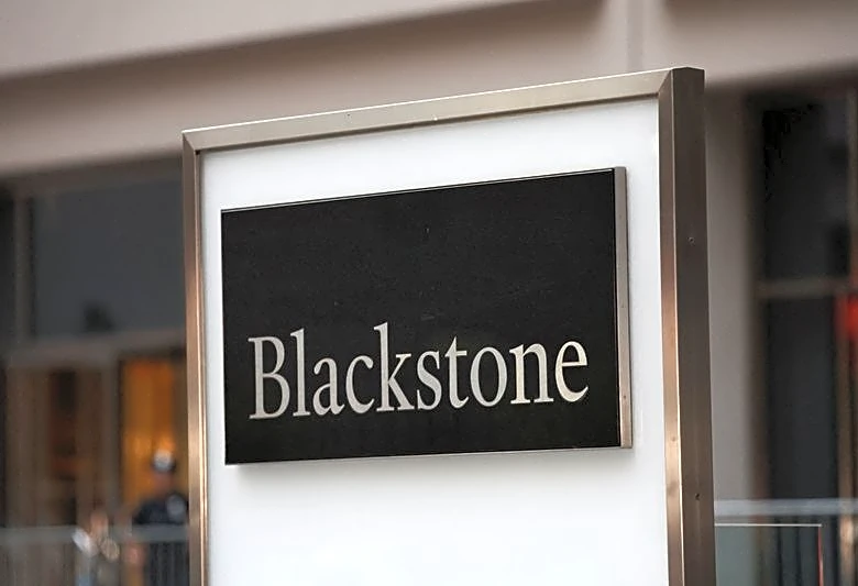 Blackstone's first-quarter profit gets boost from investment gains