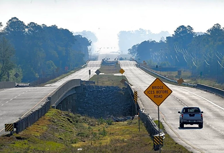 South Georgia wildfires destroy homes, force evacuations