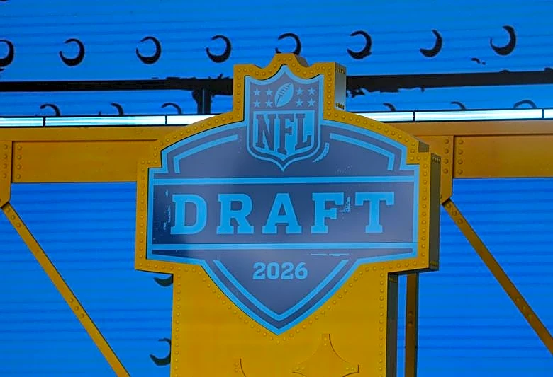 Trade tracker: Chiefs move up to take CB Mansoor Delane No. 6