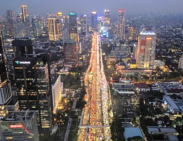 Fitch says no immediate downgrade if Indonesia's deficit tops 3% due to Iran war impact