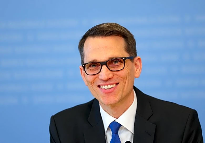 SNB's Schlegel says prolonged energy shock could lift inflation, hit growth