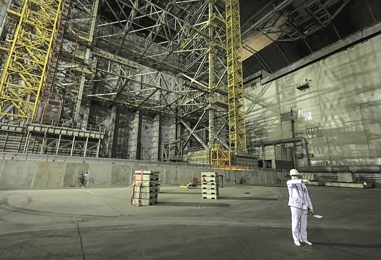 Forty years after nuclear disaster, Ukraine's Chornobyl plant is haunted by war