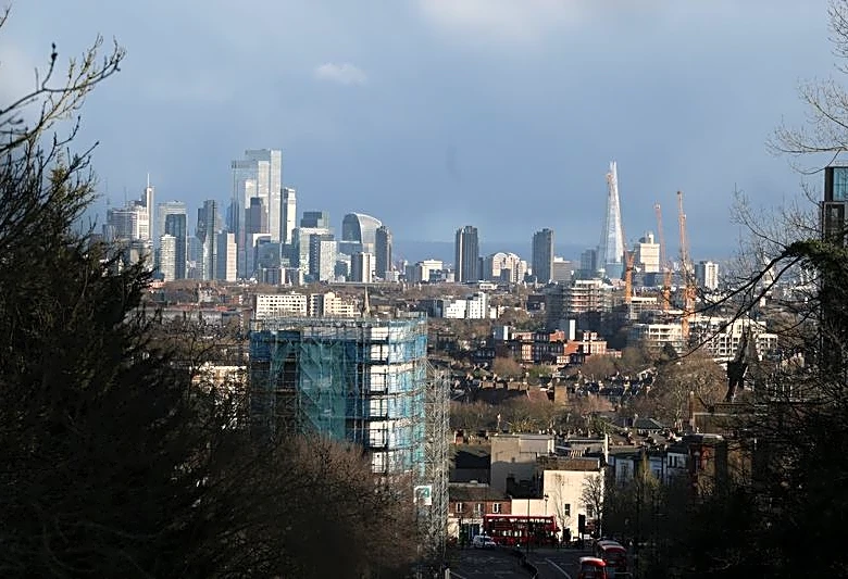 UK companies ramp up selling price expectations, Bank of England survey shows