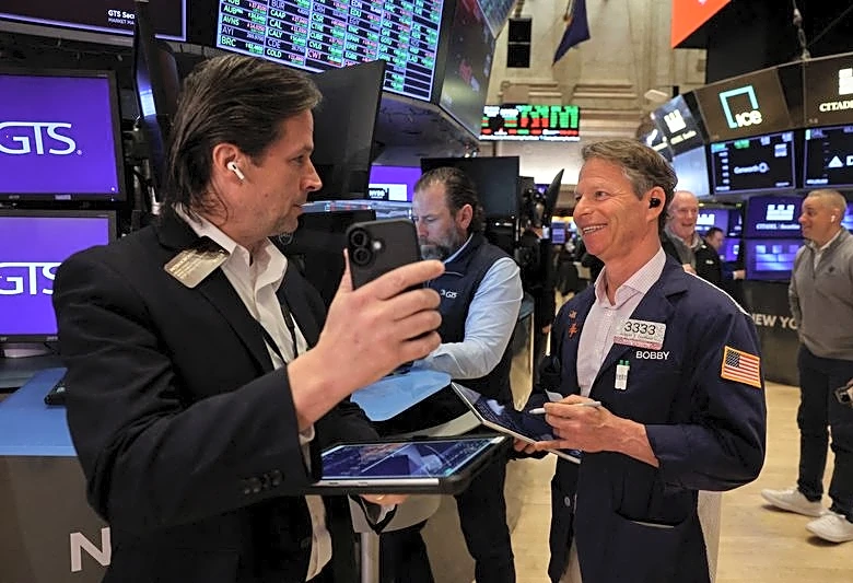 Soaring US stocks face pivotal week of tech-led earnings, Fed meeting