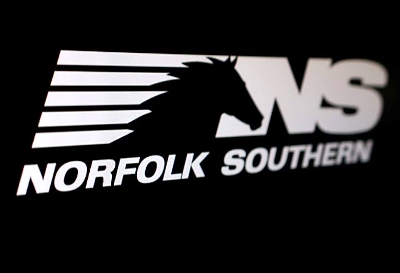 Norfolk Southern first-quarter profit slips as fuel and costs rise
