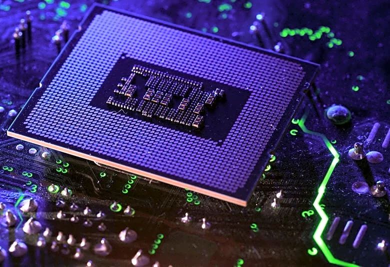 US chipmakers hit record highs as Intel turbocharges AI rally