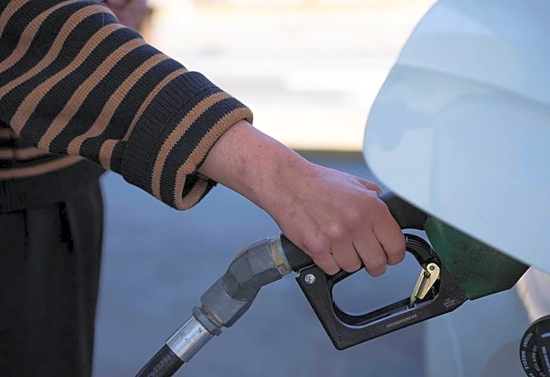 API, farm groups urge Congress to back year-long E15 sales as prices rise