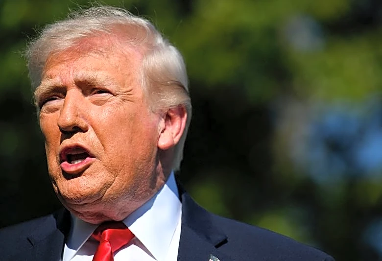 Trump, critic of the press, attends its annual celebration after years of boycotts