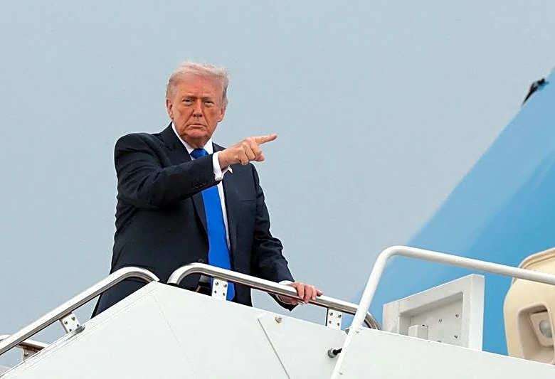 Republicans retool midterm strategy: Trump's policies, but less Trump