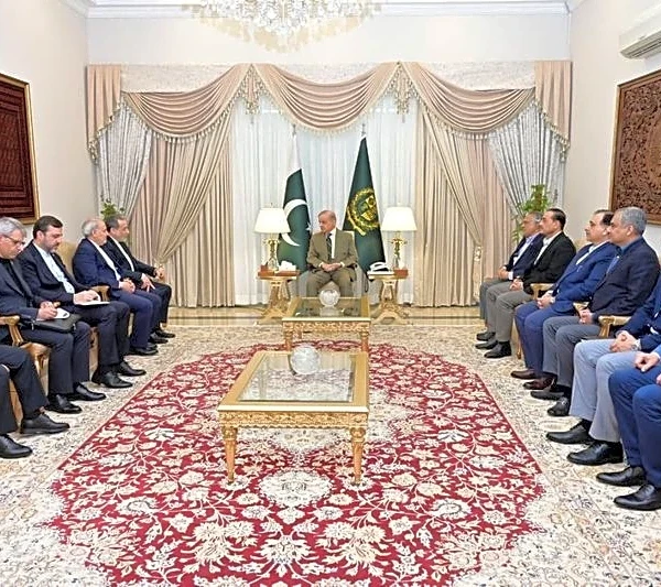 Iran says it will not accept 'maximalist' US demands as Pakistan pursues peace