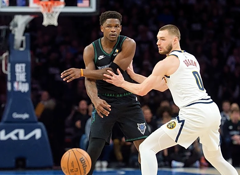 NBA roundup: Anthony Edwards, Donte DiVincenzo hurt in T-wolves' win